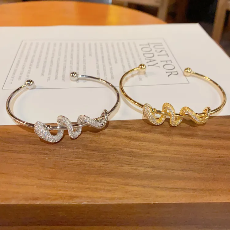 铜合金锆石手链 轻奢时尚个性独特微镶锆石蛇形手镯精致轻奢