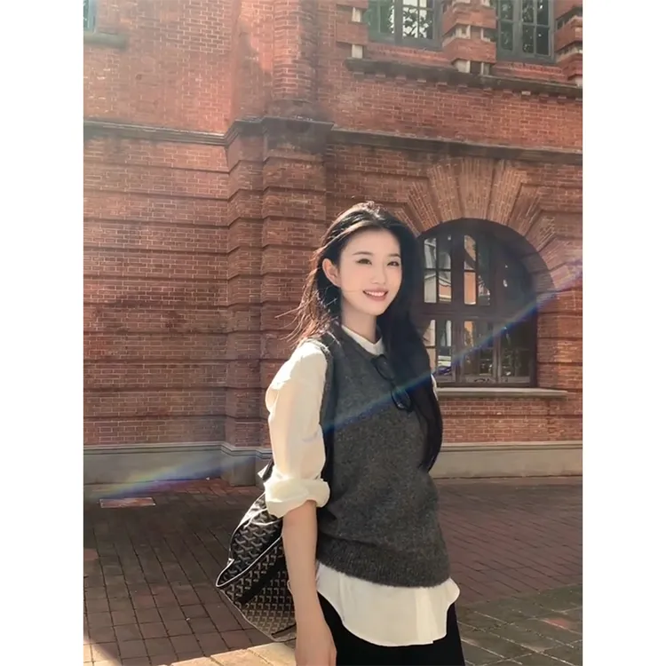 MARIE.COCO秋季新款高级感简约长袖衬衫叠穿针织马甲上衣短裙套装