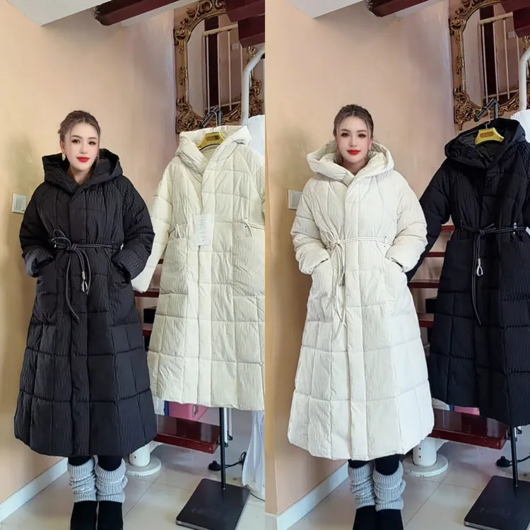 2026新款秋冬新款云朵泡芙无胆女韩版收腰加厚保暖过膝长款外ZLH