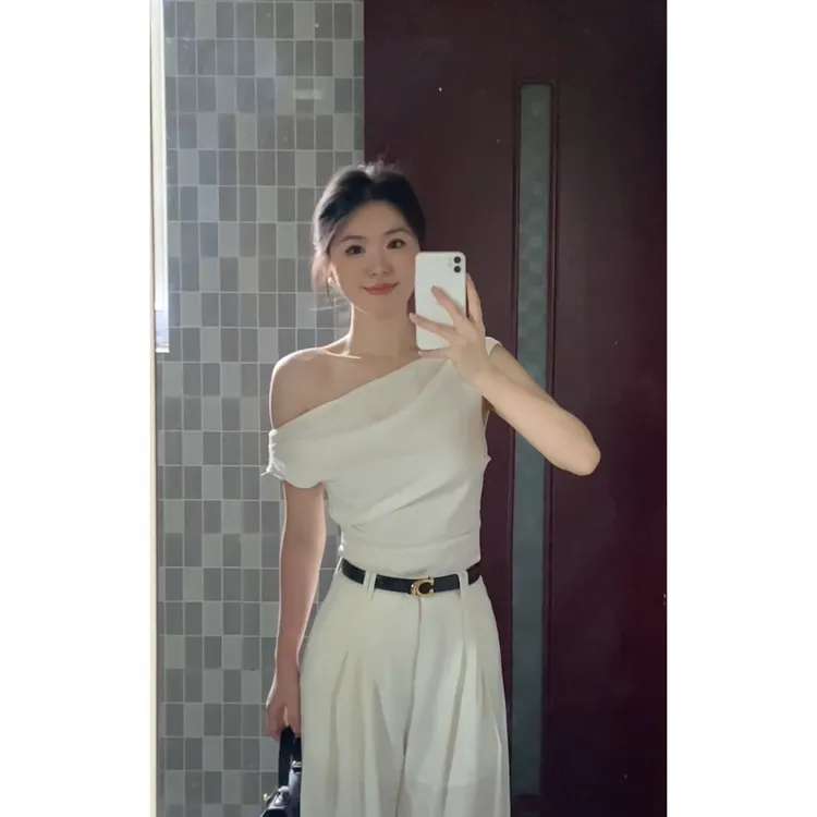 MARIE.COCO高级感干练气质不规则斜肩显瘦上衣搭配时尚休闲裤套装