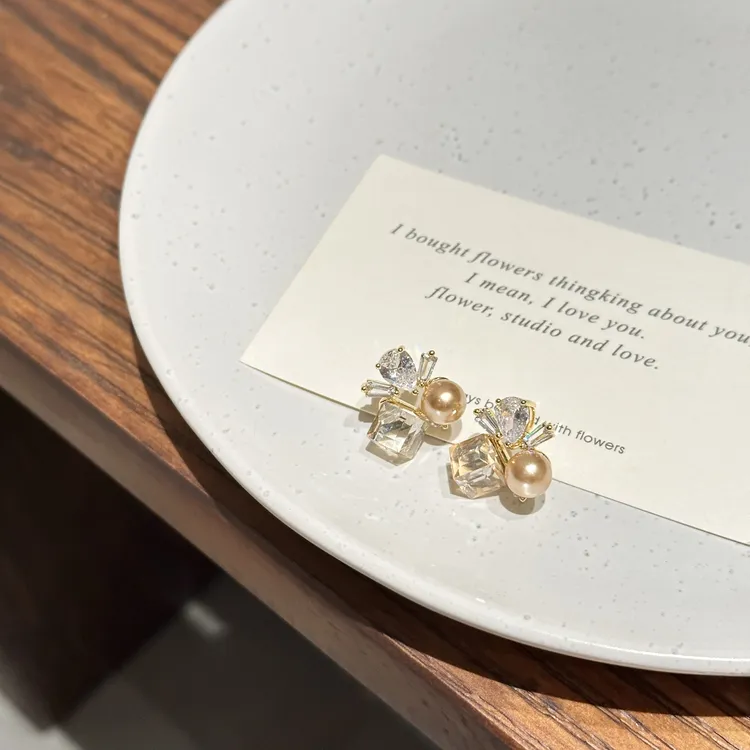 铜合金耳饰 AL6794 精致感茶色秋冬氛围感冰透烟花耳钉