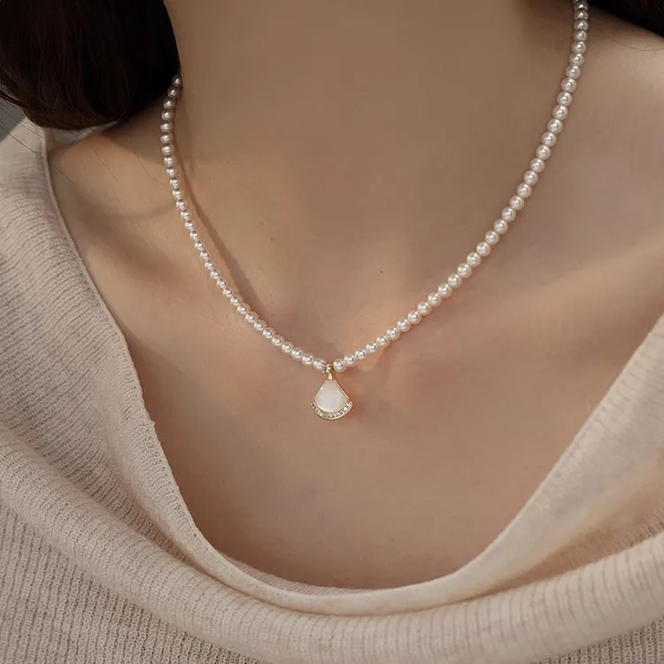 铜仿珍珠项链 母贝小裙子吊坠珍珠项链女轻奢小众高级感配饰