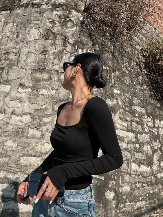 912欧美（带杯垫）方领显锁骨长袖显瘦中长款百搭性感低胸打底T袖