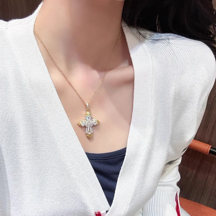 钛钢项链 高货超闪十字架项链女小众高级感轻奢锁骨链配饰毛衣链