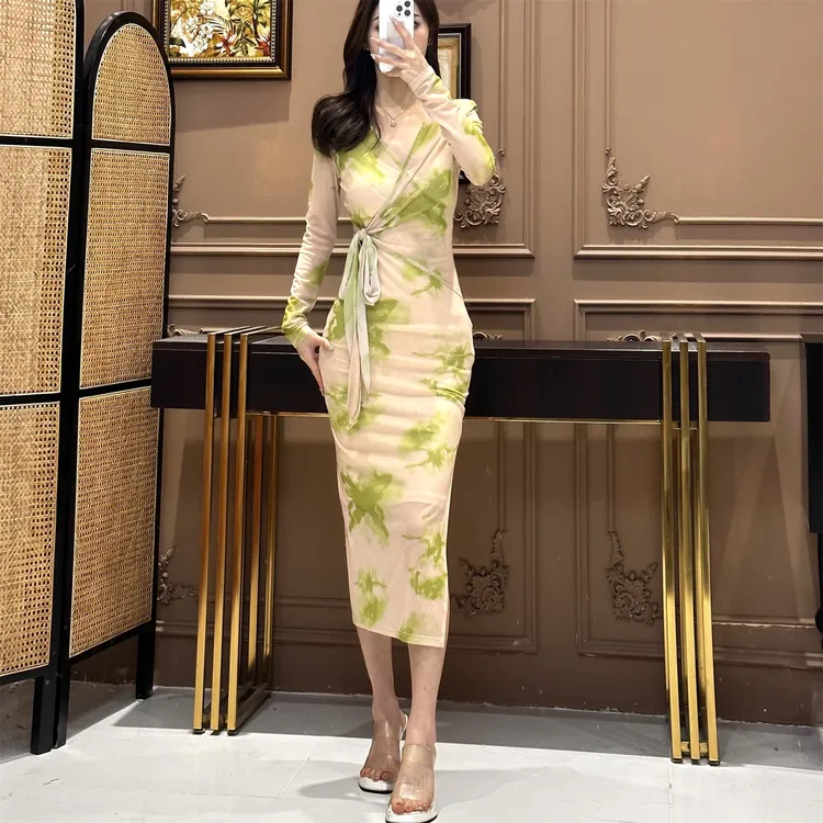 2025春夏款网纱V领绑带长袖花色印花显瘦包身修身百搭开衩连衣裙