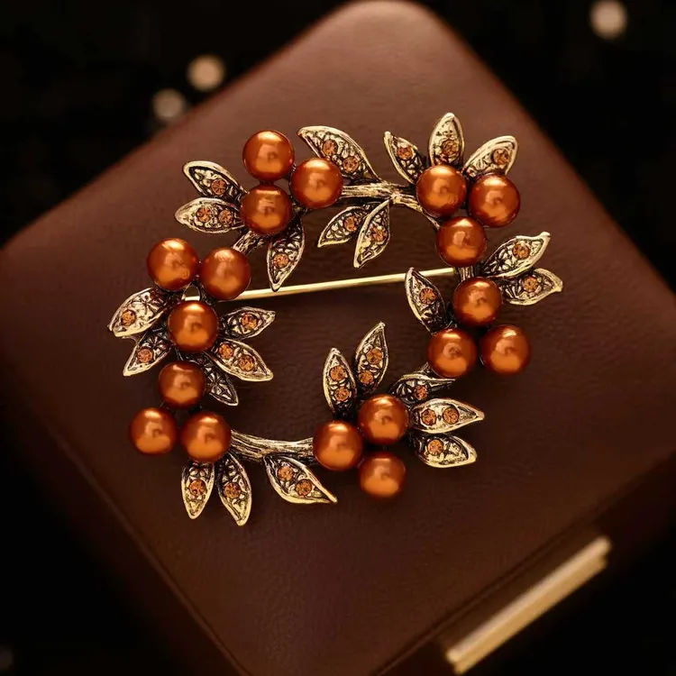 铜合金仿水晶胸针 澜柒-经典百搭设计师款胸针高档出口订单-S5149