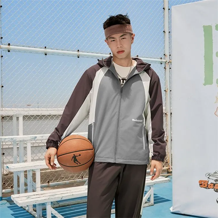 乔丹外套男新款户外冲锋防泼水风衣男士运动防风夹克QDAFD3254151