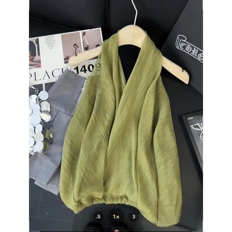 专柜撤回剪标绿色挂脖吊带背心女夏季新款气质辣妹露背无袖小上衣