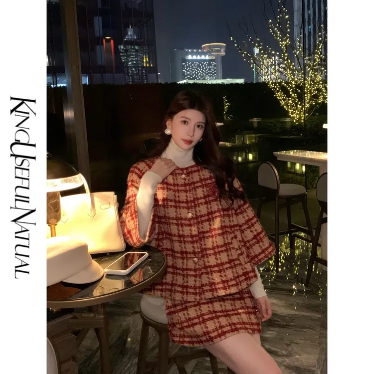 KUN【璀璨新年】氛围感all 羊毛红色格纹小香宽松斗篷短裙秋冬套装