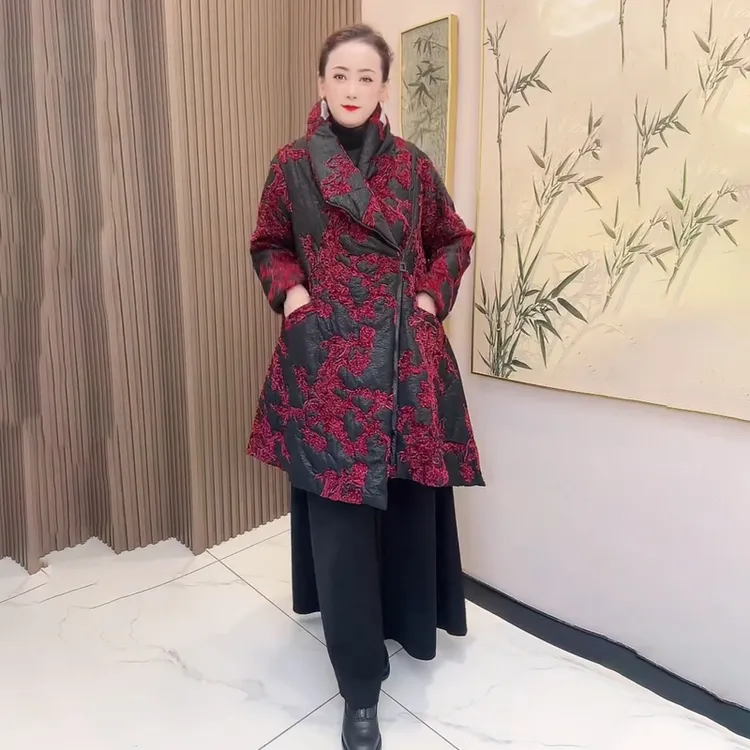 欧货风衣冬季加厚保暖宽松立体烧花洋气不规则大衣棉服妈妈装外套