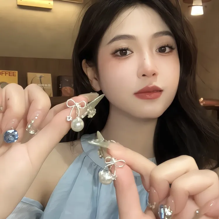 D-57 小巧精致蝴蝶结珠珠耳钉小众设计简约时尚耳饰