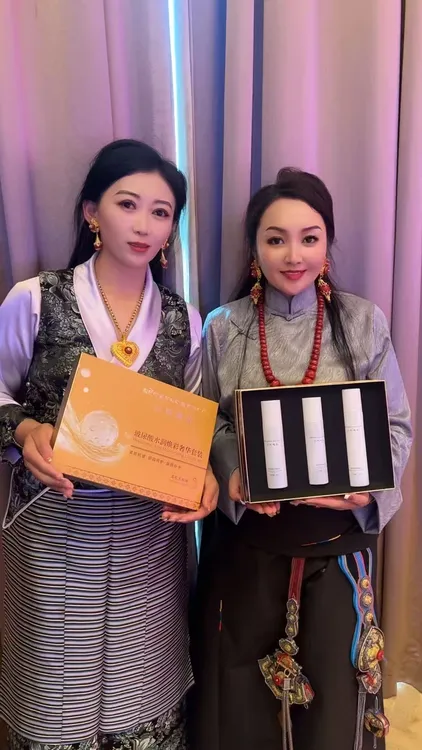 白玛嘎布玻尿酸水润焕彩奢华套装