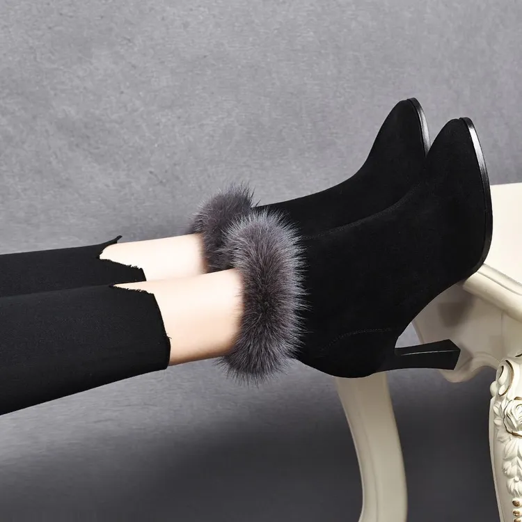 真皮尖头细跟小短靴女2025秋冬新款高跟软底水貂毛磨砂羊皮加绒女