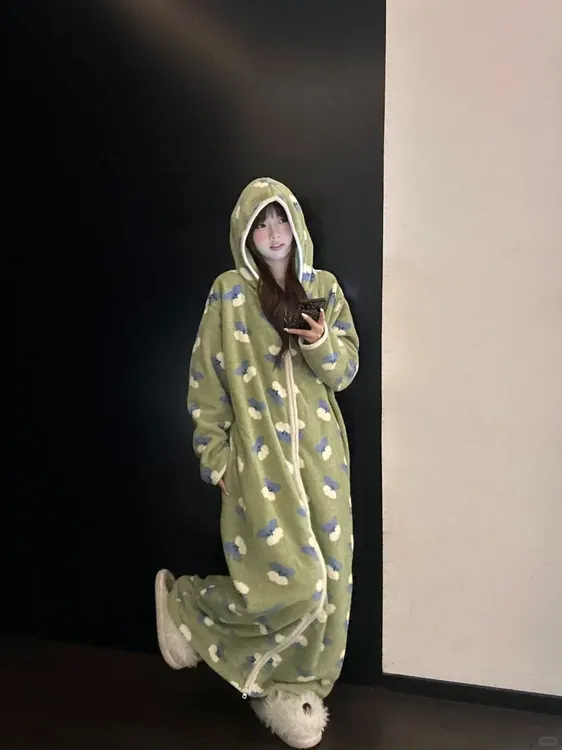 ins设计感甜美绿色显白珊瑚绒睡袍女冬季2025新款保暖居家服睡袍