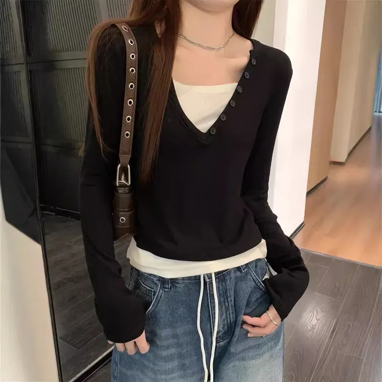 早秋新款女装韩版撞色v领纽扣设计感假两件百搭长袖T恤衫内搭上衣