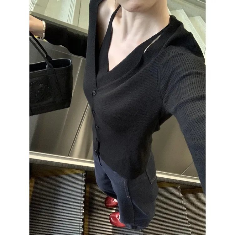 黑色假两件v领长袖针织衫毛衣女秋冬新款睡衣休闲可外穿修身上衣