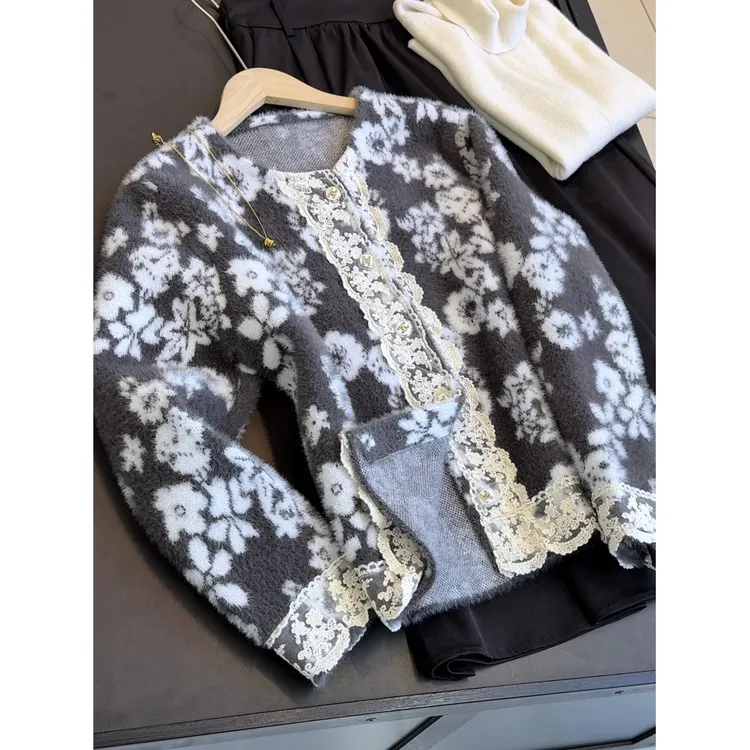 蕾丝花边圆领短外套女秋冬新款灰色提花小香风短款保暖开衫上衣