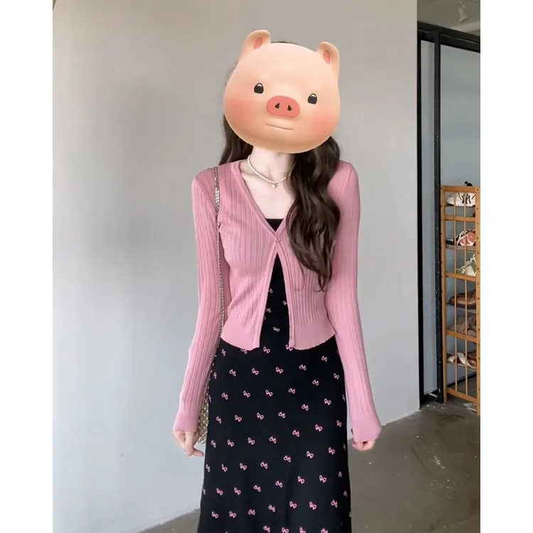 2025秋季新款女法式气质薄款修身针织开衫收腰显瘦碎花吊带连衣裙