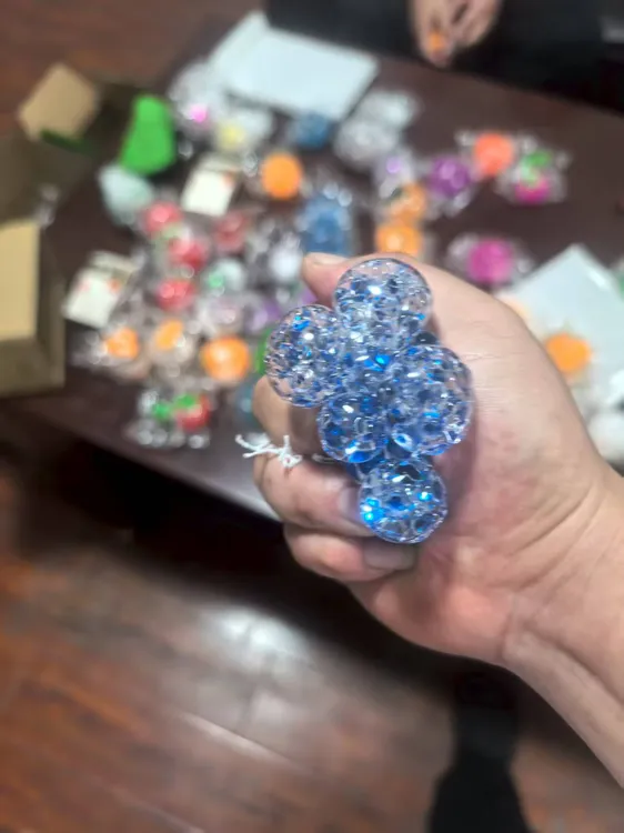网红葡萄球解压神器随机弹跳硅胶捏捏乐减压玩具