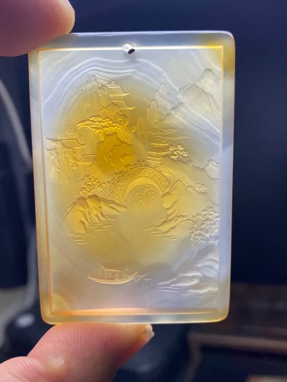 天然玛瑙精工雕刻山水挂牌