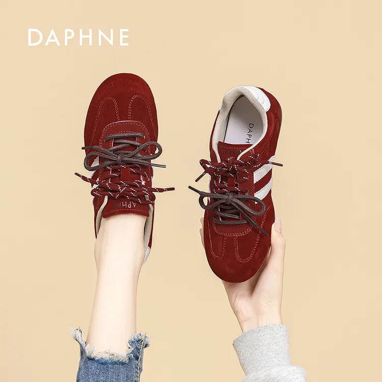 达芙妮红色百搭防滑德训鞋女2025秋季高端上档次阿甘女鞋运动鞋S