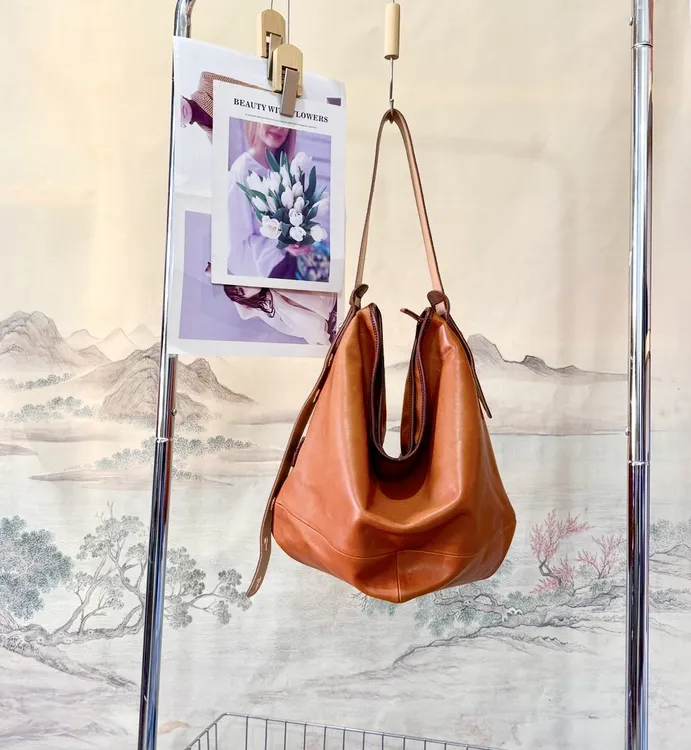 新款大水桶包牛皮单肩包女时尚潮流斜挎包个性托特包