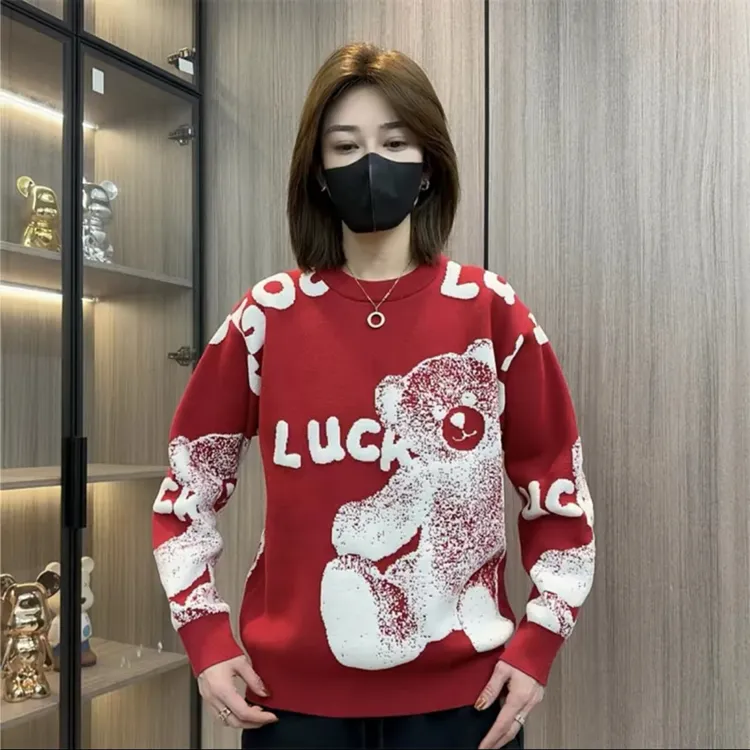 秋冬新款男士卡通提花小熊毛衣潮流设计感圆领上衣情侣针织衫