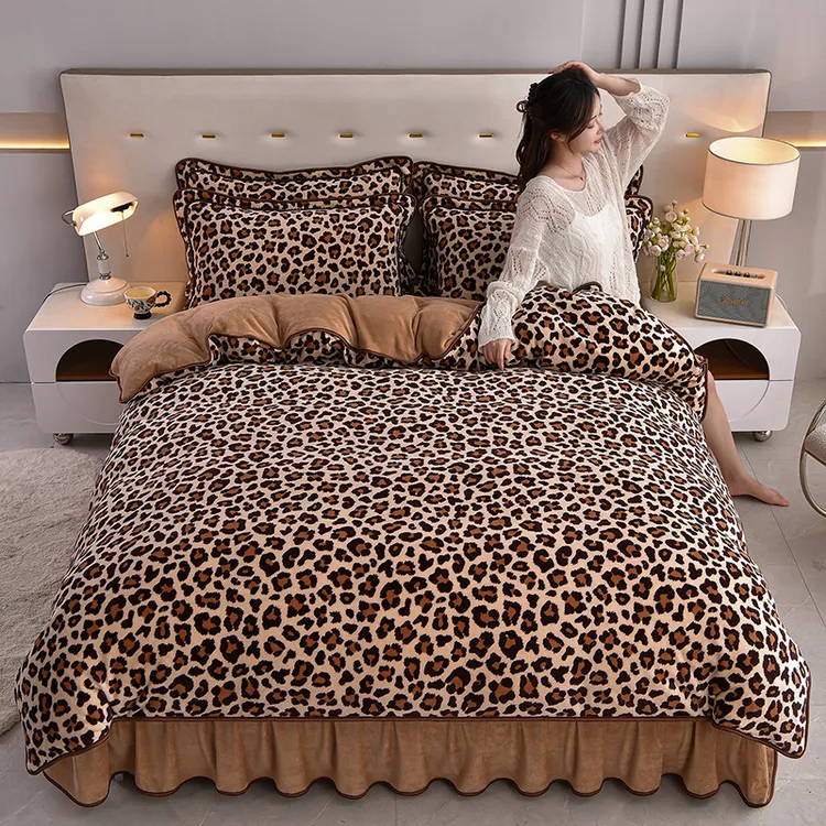 爱哩屋秋冬床裙高克重加厚保暖牛奶绒四件套双面绒活性印染绒被