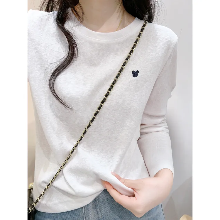 2025年秋季新款时尚卡通刺绣长袖t恤女秋时尚减龄白色内搭打底衫