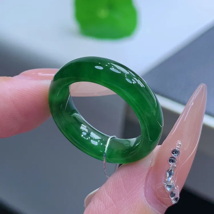 13-14号圈口 缅甸天然A货翡翠 满辣阳绿满绿色戒指 16.7-6.1-3.9