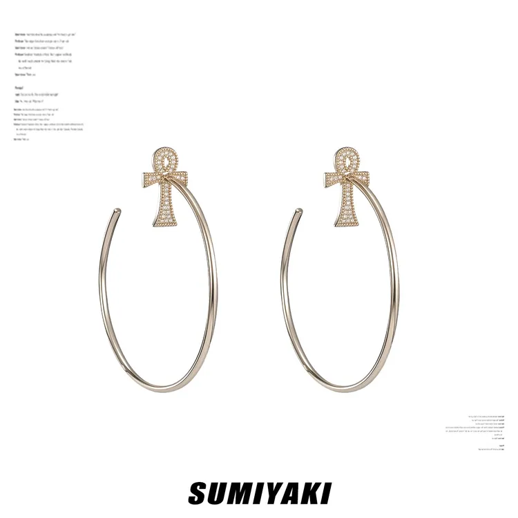 铜合金合成锆石耳饰 SUMIYAKI 满钻安卡十字架大耳圈 显瘦显脸小