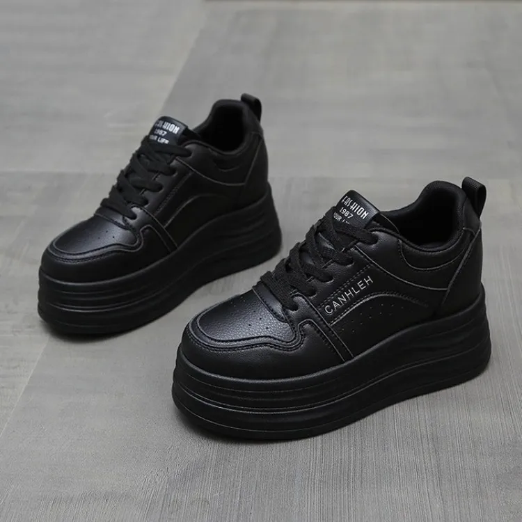 小白鞋女2025新款超火百搭厚底内增高透气运动板鞋软底休闲面包鞋