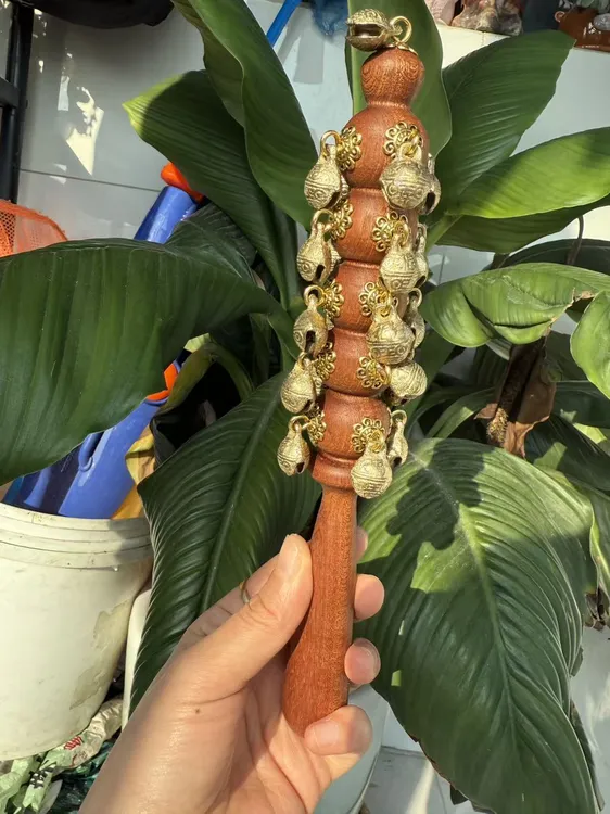 桃木哗啦棒黄铜铃原木柄手摇铃棒适合宝宝早教乐器