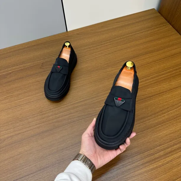 时尚休闲百搭舒适轻便黑色男士布鞋