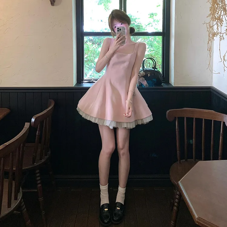 夏季2025新款爆款掐腰独特漂亮无袖粉色吊带连衣裙女小个子蓬蓬裙