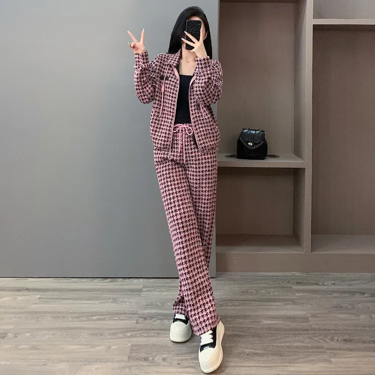 粉色千鸟格休闲运动套装女秋新款纯色立领长袖上衣直筒长裤两件套