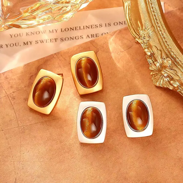 铜合金耳饰 美拉德色女款简约复古耳钉女款时尚金色轻奢夸张耳饰