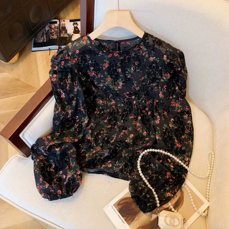 法式轻熟风碎花植绒长袖衬衫女秋冬季新款减龄内搭打底泡泡袖上衣