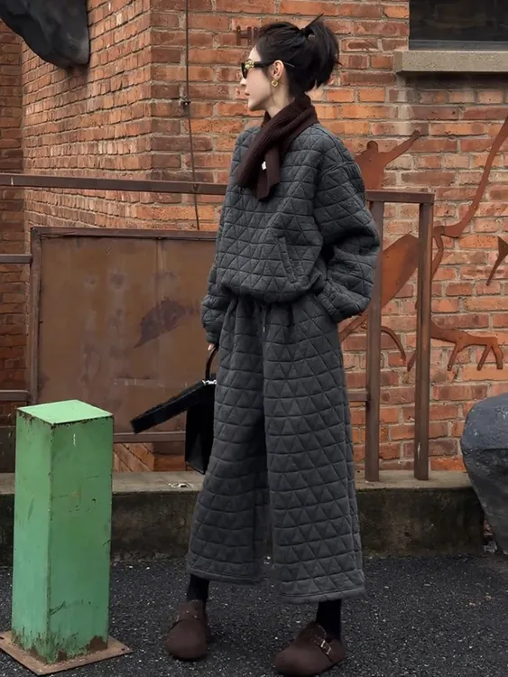 简约通勤冬季超火一整套减龄洋气时尚穿搭灰色上衣裤子两件套装女