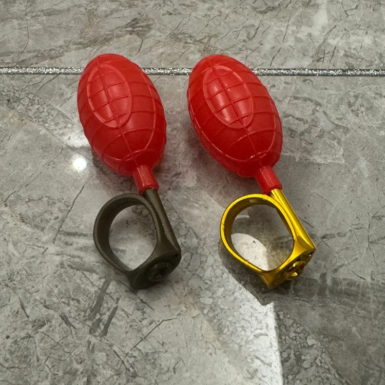 整蛊戒指水枪新奇特魔术玩具游戏道具隐藏喷水戒指不挑手