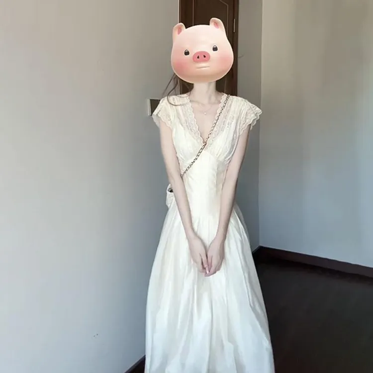 法式纯欲风蕾丝拼接V领连衣裙女夏季新款设计感小众独特绝美裙子