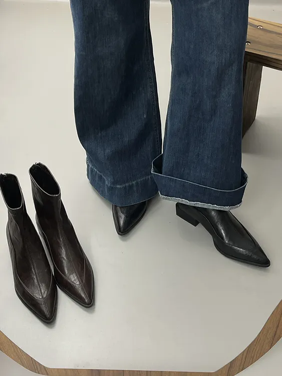 尖头短靴女粗跟靴子2025新款秋冬低跟女靴小众瘦瘦靴高跟鞋短筒靴