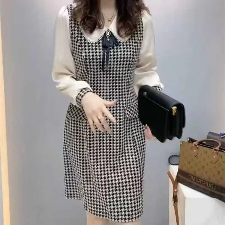 拼接长袖娃娃领秋季格子连衣裙2025气质秋冬时尚时髦小香风裙子女