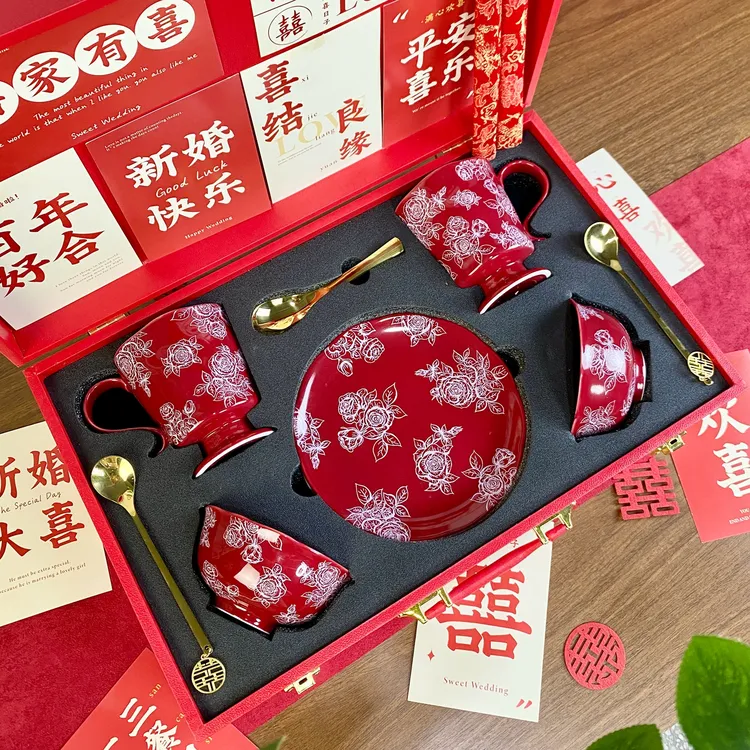 新婚礼物送新人碗筷餐具套装结婚订婚陪嫁送闺蜜新娘嫁妆伴手礼品
