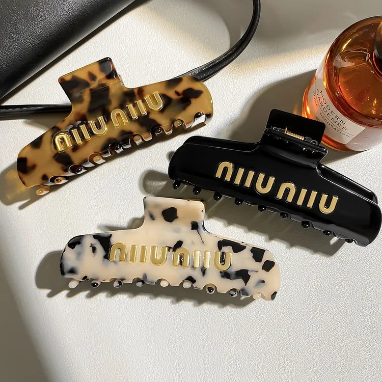 M家合金字母醋酸发夹加大号抓夹高级感鲨鱼夹发量多发卡气质发饰