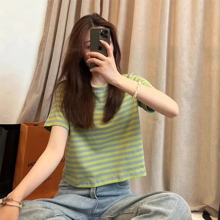 绿色条纹正肩短袖t恤女夏季新款洋气宽松小个子休闲高腰短款上衣