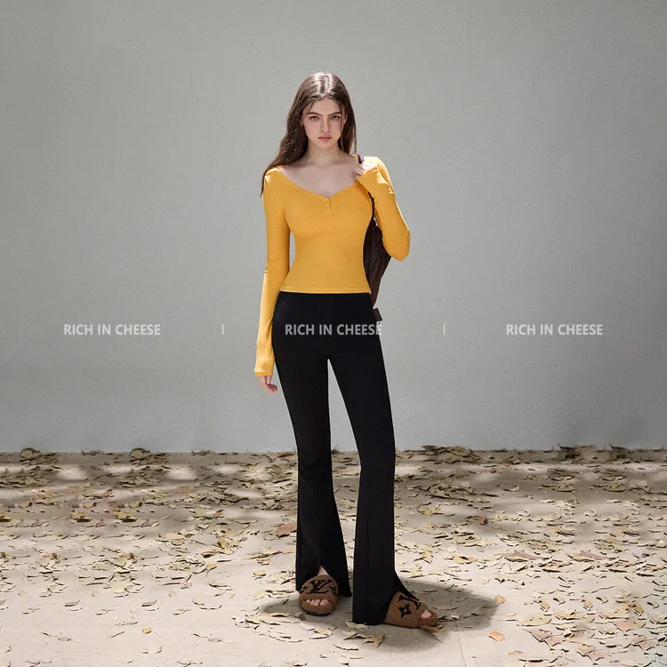 RICH IN CHEESE 发财黄 【系列合集】【部分现货】桃心领显瘦针织T恤