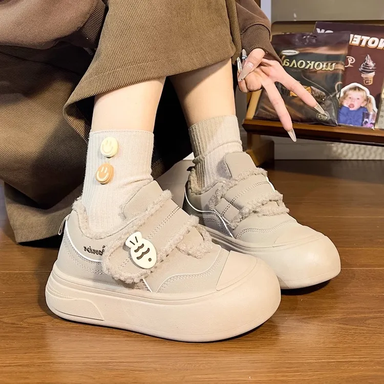回力女鞋魔术贴加绒二棉鞋女冬季新款保暖百搭爆款休闲面包板鞋子