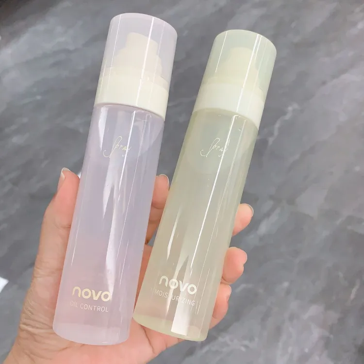 NOVO轻盈保湿定妆喷雾持久防水防汗不脱妆不卡粉学生党平价便携