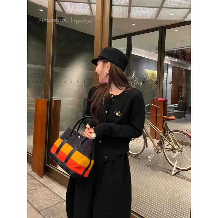 【DATOUHEI 秋冬新品】“摩登小姐"开衫半身裙黑色套装D225A20612